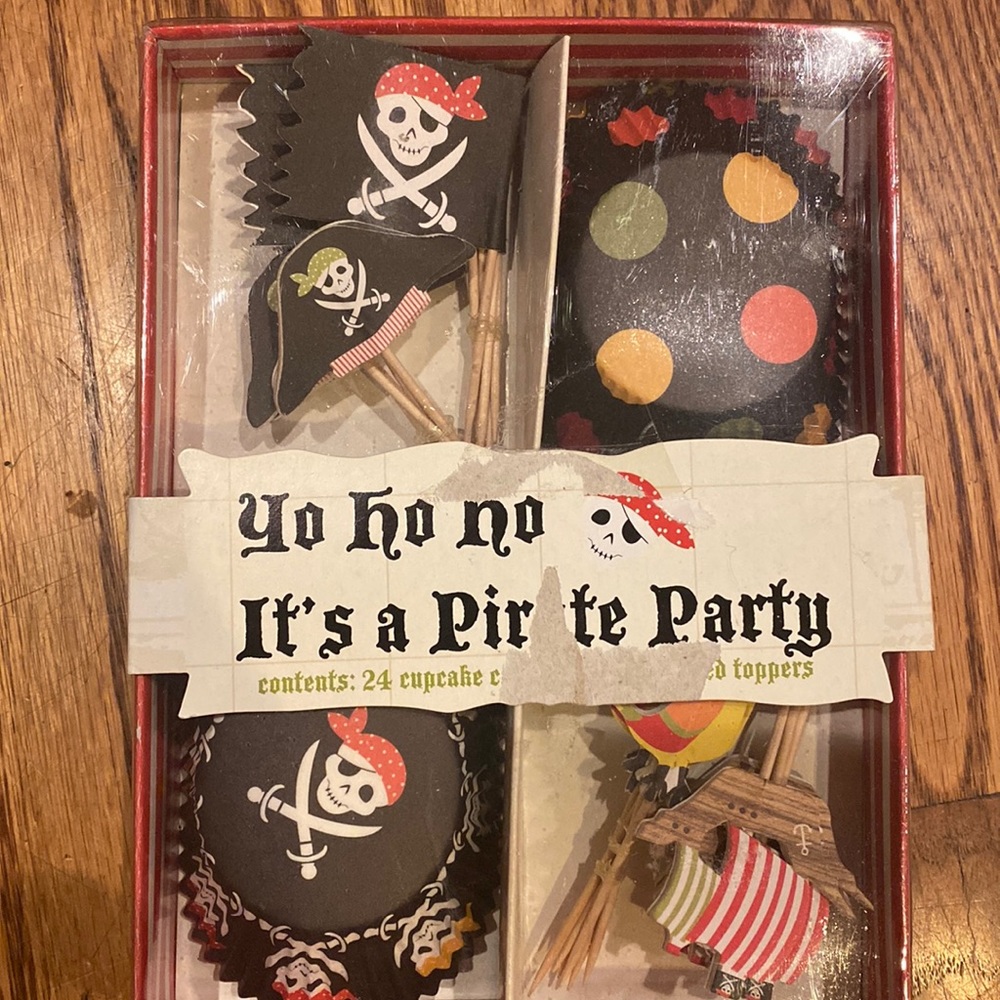 NIB! Meri Meri Yo Ho Ho It’s a Pirate Party Cupcake Kit 24 Cases Toppers Pink P…